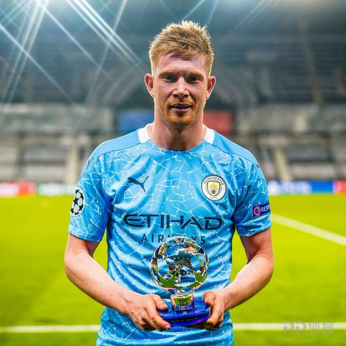 为什么外野手在判断深远飞球时需要通过听觉来辅助判断球的击球力度