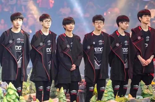 却以同样的 却以同样的