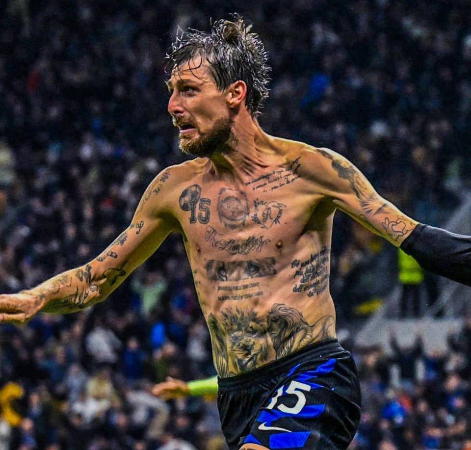 攻和积极的 攻和积极的